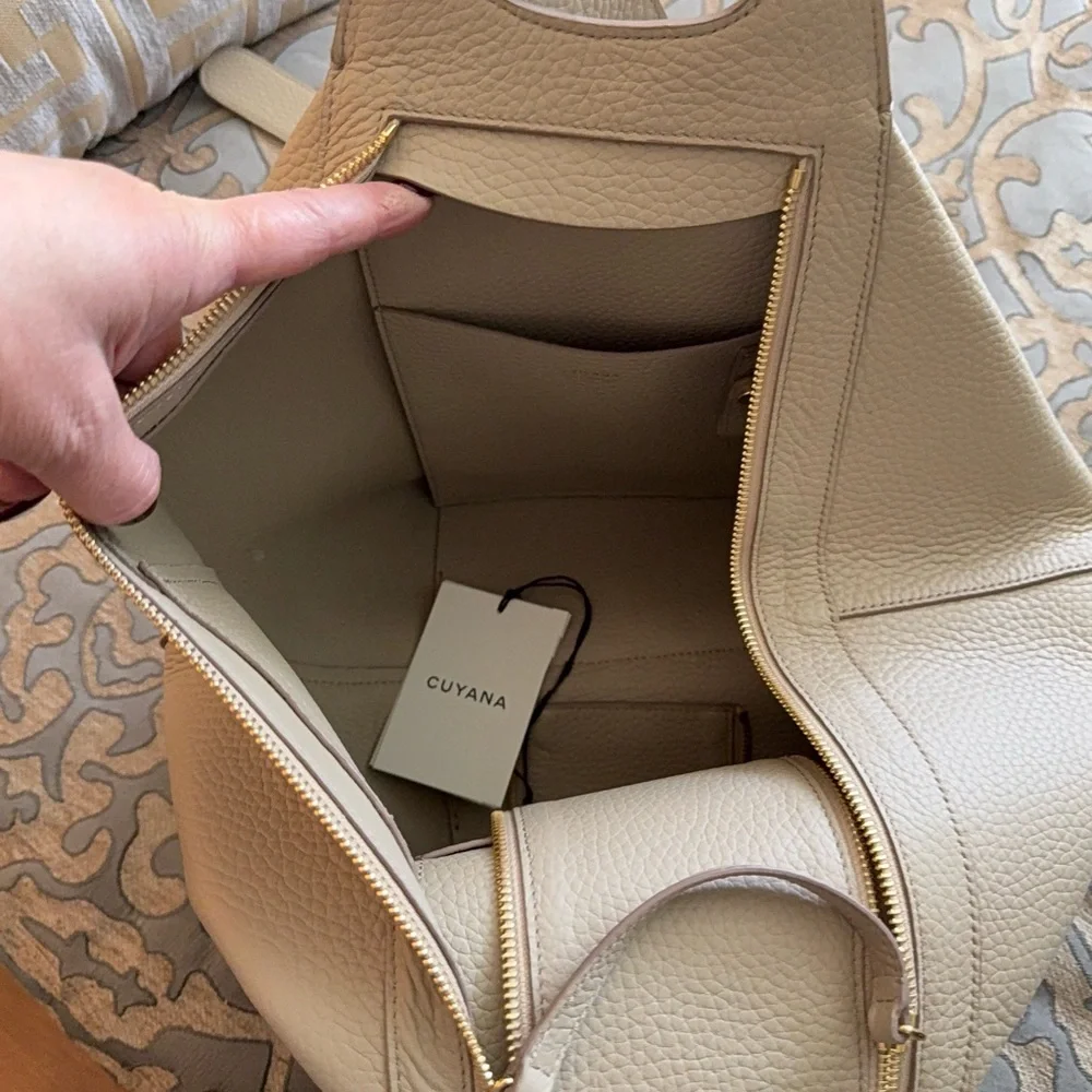 Cuyana Pebbled Leather Shoulder Bag in Stone - Picture 4 of 6